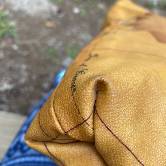 Authentic Alviero Martini - Picture 7 of 13